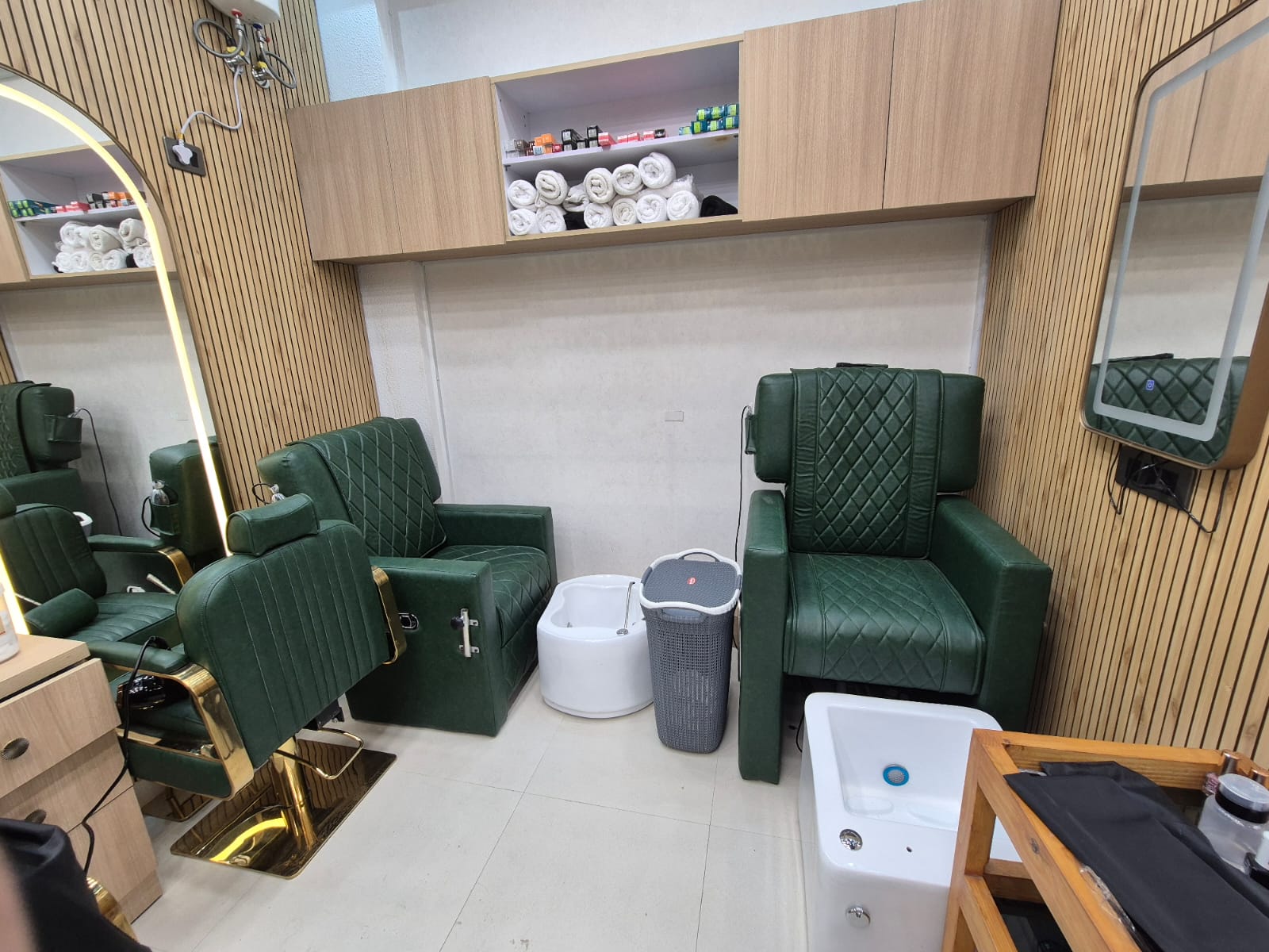 Salon Image 9